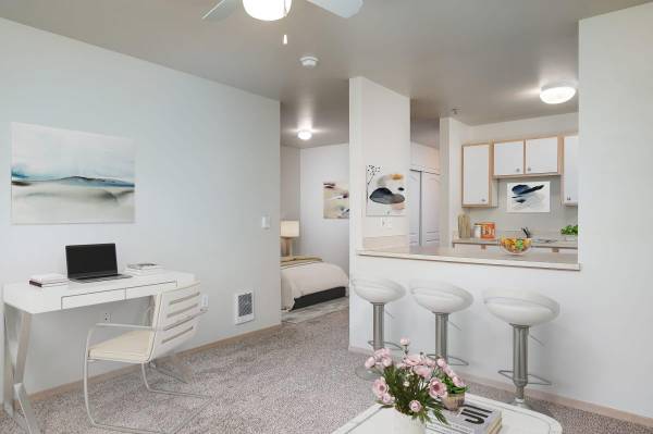 $1,246 / 1br - 624ft2 - Unbeatable Location! 1 BR With Private Sun Terraces (Buckman Neighborhood)63820824862465120