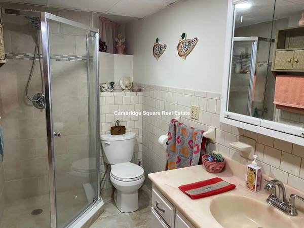 $2,200 / 1br - 710ft2 - Very nice spacious basement 1 br, fully furnished, utilities included. (Spring Hill Somerville)63828406965763121