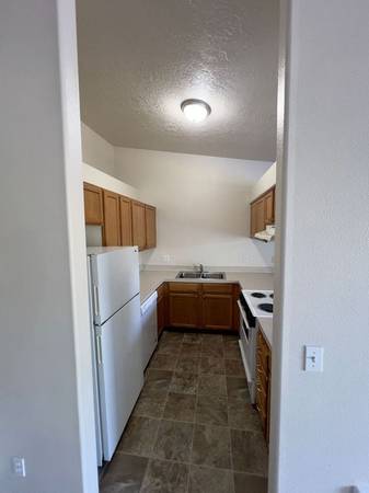 $1,295 / 2br - 1000ft2 - Pet Friendly - W/D Hookups - Walk-in Closet - Central Lebanon63945101138178122