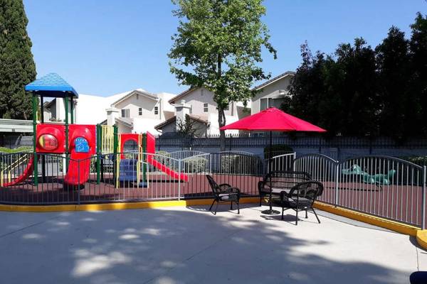 $2,775 / 2br - 850ft2 - 2 BD, Laundry Facility, Pet-Friendly Community (8930 Topanga Canyon, Canoga Park, CA)63912984744579121