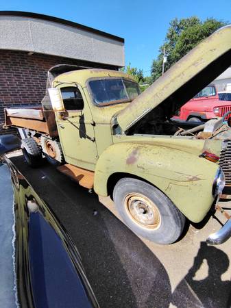 1949 International Harvester PK dump truck 1