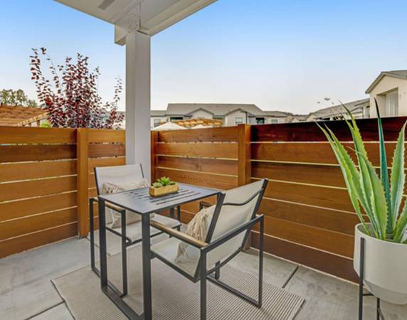 $3,095 / 2br - Track Light, Modern Pool, Upgraded Energy Efficient LED Lights (Larkfield / Santa Rosa)64011483913218124