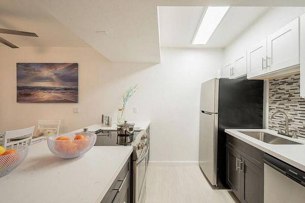 Package Lockers, Glass Backsplash, Easy Access to Shopping 1