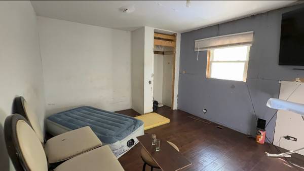 $65,000 / 4br - 1140ft2 - Townhome needs to be remodeled (Pullman, Chicago)63960013762562123
