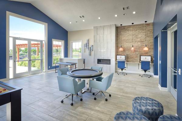 $1,519 / 1br - 705ft2 - Tour Today, Pet Friendly, Vaulted 9-Foot Ceilings (Gateway Park)63973500526466122