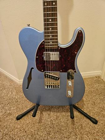 G&L asat Bluesboy Semi-Hollow 1