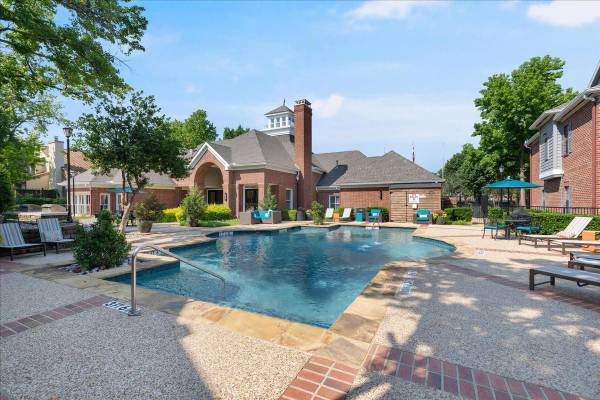 $1,680 / 2br - 1177ft2 - Garden Tubs, Dog Park, Coffee & Tea Bar, Media Room63796375313409120