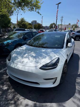 2023 Tesla model 3 base model excellent condition - $26,000 (berkeley)63654704409475123