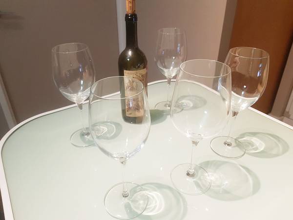4 20.25oz Bormioli Rocco wine glasses 1