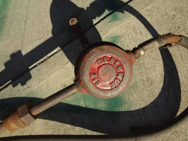 VINTAGE BLACKMER 210 HAND PUMP 1