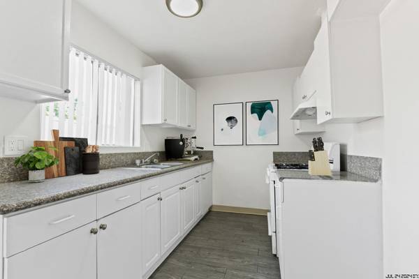 $1,795 / 1br - 720ft2 - SPECIALS | Air Conditioning | Lovely 1 Bedroom @ Winnetka (Canoga Park)63701130157953122