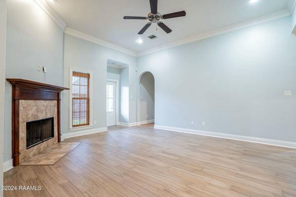 $225,000 / 3br - 1413ft2 - ¡Encanto de Carencro con Infinitas Posibilidades! (Carencro)63857516483971121