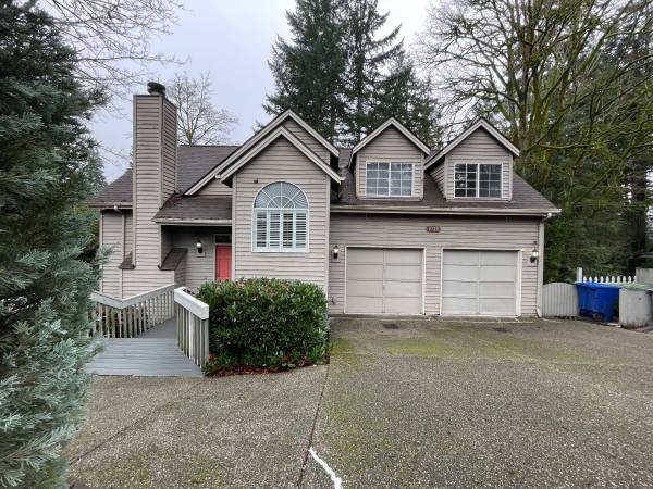 Eastgate 1990 Custom Built Craftsman House 1