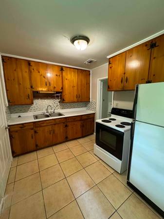 $1200.00 / 3br - 988ft2 - Charming 3 Bedroom Single Family Home in Montgomery, AL - $1200/mo63668208737793124