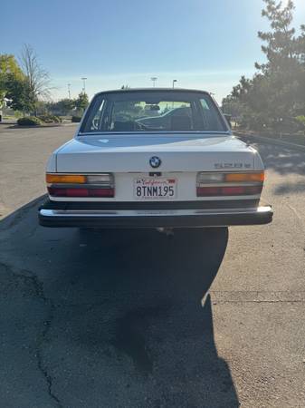 1985 BMW 528e - $13,50063619344616963124