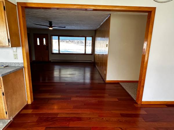 $2,500 / 2br - 2000ft2 - Single family house in desirable neighborhood (Breezy Hill neighborhood, St Johnsbury)63784639440899124