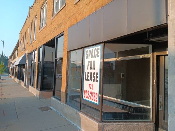 $1,450 / 1240ft2 - STORE/OFFICE FOR RENT. (Jefferson Park)63898603508226122
