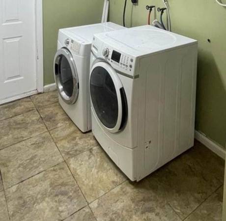 $180 SE ALQUILA HABITACIÓN COMPARTIDA (Miami)64049276055426122