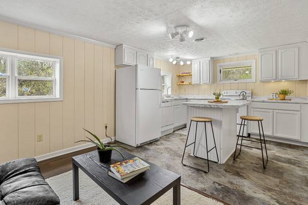 $950.00 / 2br - The Laurels63795928837633121