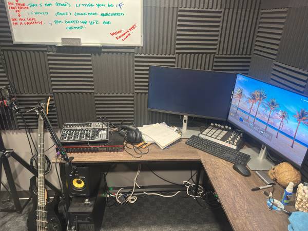 Singer looking to start a band have recording studio 1