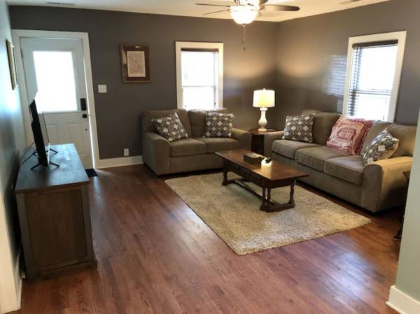 $1,550 / 2br - 1100ft2 - Nana's Cottage 3 miles from downtown, Pet friendly (Asheville, NC 28806)64029209586049121