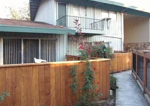 $1,250 / 2br - 713ft2 - One Bedroom Apartment Available at Fairmont Villa in Portland, OR (Portland)63820940617347120