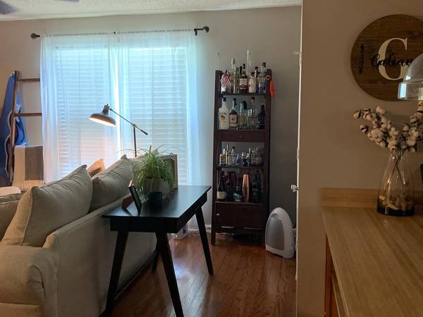 $1,475 / 1br - 900ft2 - Spacious 1 bedroom in heart of 12 South (Nashville)63924810292866121