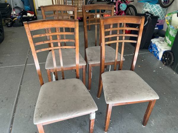 Dining Room Chairs (x4) 1