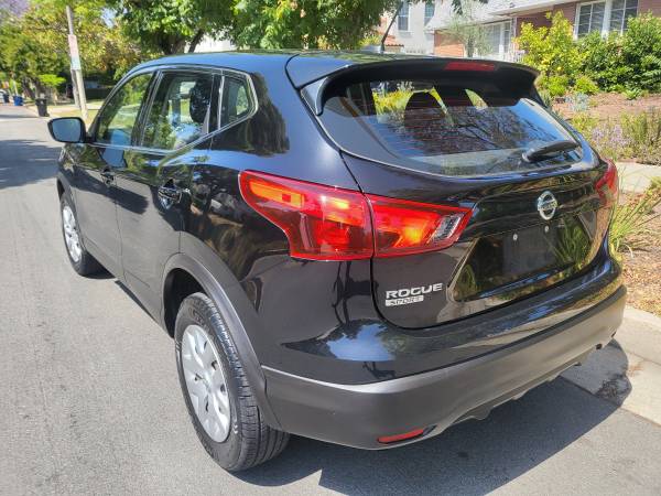 2019 NISSAN ROGUE SPORT S - $11,500 (los angeles)63623804559105124