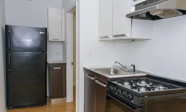 $1,295 Convertible studio with separate sleeping area! (Uptown)63959878106370120