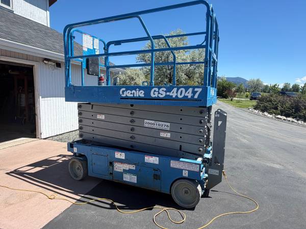 2017 Genie GS-4047 Self Propelled Scissor Lift 1