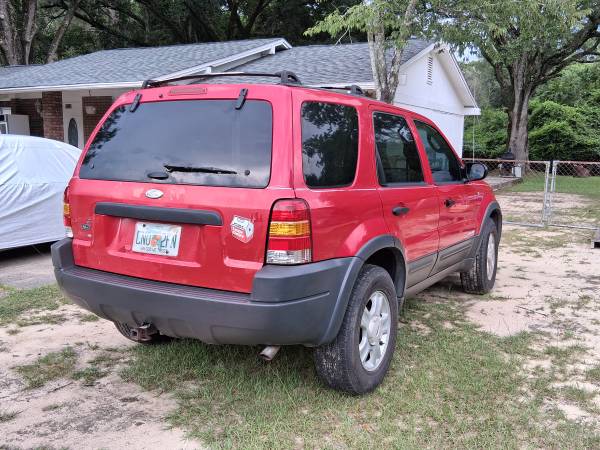 2002 Ford Escape Sport $3000 or best - $3,000 (Pace)63611906771585122
