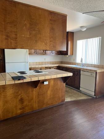 $2,900 / 2br - 994ft2 - Beautiful 2 Bedroom 1.5 Bath Condo In Castro Valley (Castro Valley)63851971062403124