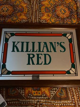 ‘Killian’s Red’ Decorative Glass Picture 1
