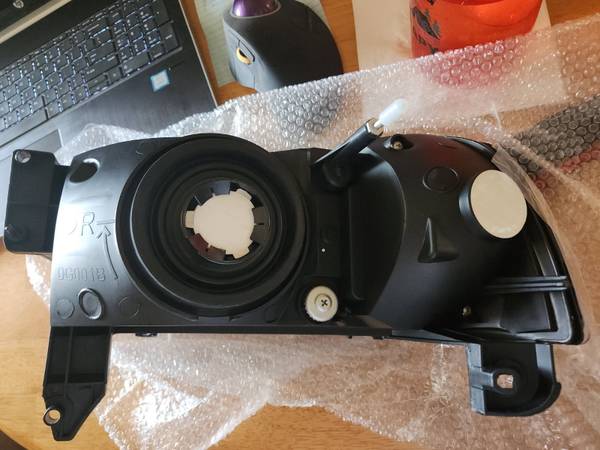 1994-2001 Headlights - $60 (Orondo)63441538574467120