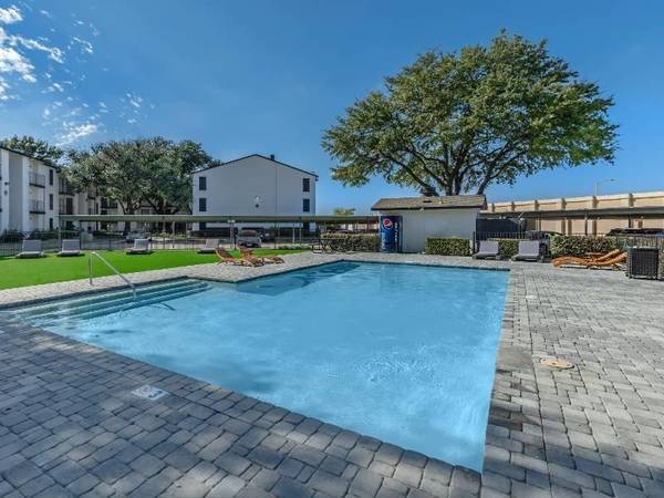$954 / 1br - 700ft2 - Fitness Center, LED Lighting, Contemporary Finishes, Assigned Parking (North Dallas)63796375519489120