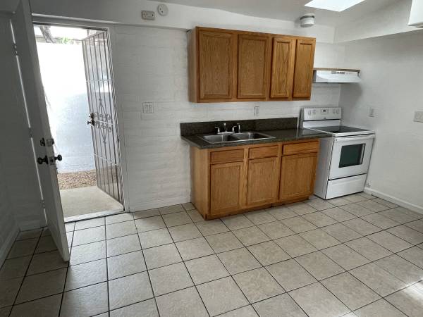 $1,050 / 1br - Encantador departamento de 1 habitación en ubicación privilegiada en Tucson – Camina a todas partes (Tucson)63675082524801120
