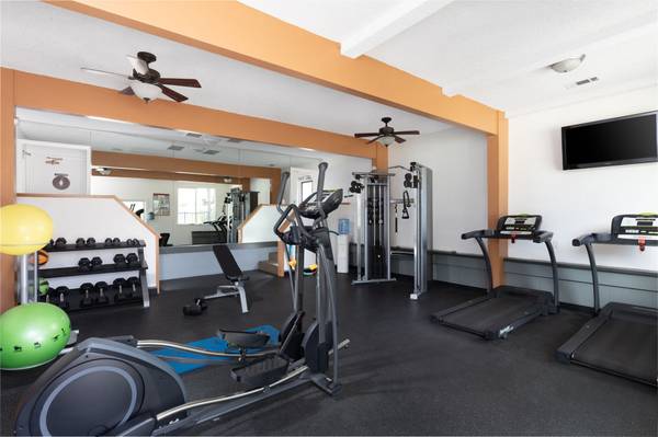 $3,330 / 2br - 1006ft2 - Situado en Fremont, CA y tiene balcón, vista y garaje! (fremont / union city / newark)63869455658497121