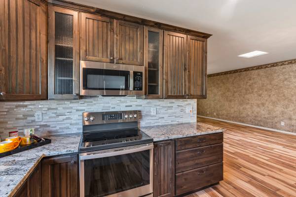 $297,000 / 2br - 1339ft2 - Comunidad de 55+ con Piscina ofrece Townhome lista para mudarse, en venta (Sierra Villas North)63675065778817122