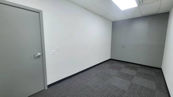 $680 🌇 Starter office for 2 people – E. Jefferson, Downtown Detroit 🌇 (Detroit, MI)63926724977539120