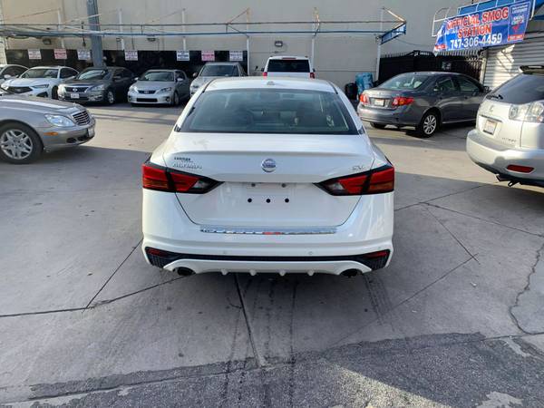 2019 Nissan Altima SV - $9,999 (North Hollywood)63441128583299124