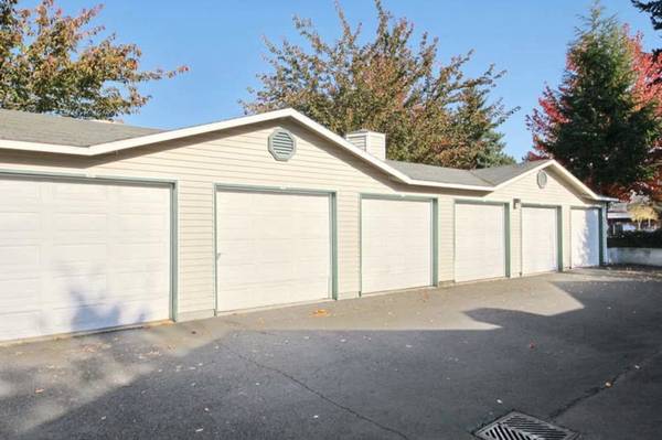 $1,400 / 2br - 844ft2 - This deal won't last long! Gorgeous 2 bed, 1 bath! Prime location. (Vancouver)63820909391619124