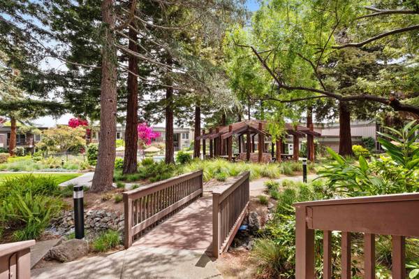 $3,337 / 2br - 812ft2 - 2 Bed, Located in Santa Clara, Large Closets (santa clara)63824145303681122