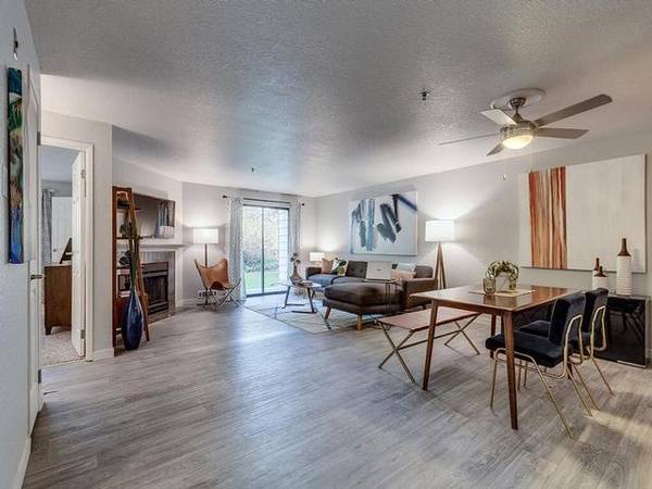 $2,099 / 2br - 1120ft2 - Espacio de almacenamiento adicional, estacionamiento cubierto, lavavajillas, armarios amplios63850638290307122