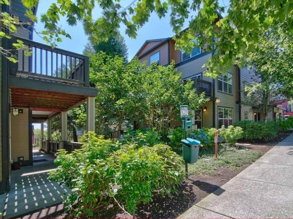 $1,895 / 2br - 1296ft2 - Centro de fitness, a poca distancia en automóvil de Crown Park y Lacamas Park63831607509121123