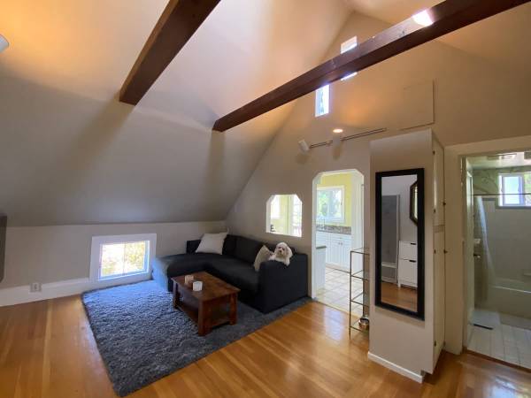 $1,950 / 4br - Room available in beautiful downtown palo alto house next to campus. (palo alto)63834317001859121