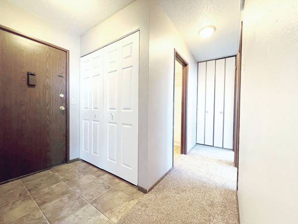 $765 / 2hab - 650ft2 - Calefacción incluida, mantenimiento del césped y eliminación de nieve, excelente ubicación (505 Park Street, Minot, ND)63940163195779123