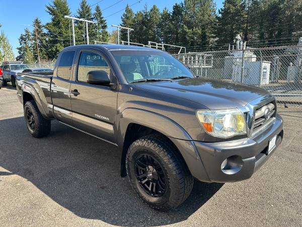 2010 Toyota Tacoma Access Cab Sr5 4WD--Millas bajas, limpio, automático-- - $21,995 (kirkland)63613909108865122