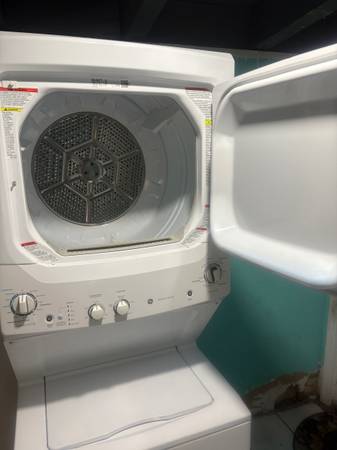Ge stackable washer and dryer like new 27 inch - $38063444013770627123