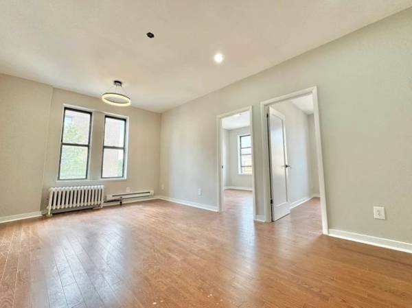 $2,650 / 2br - No Fee**Spacious 2bed**W/D( Flatbush) (Flatbush)63788738336385122